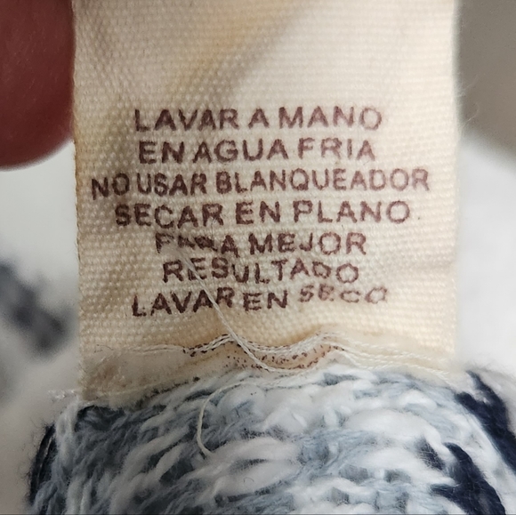 Item and Thread Soft Striped Woven Sweater sz L  (BIN D) - Picture 4 of 5